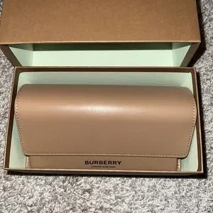 Burberry | Accessories | Burberry Ernest Sunglasses Unisex  display picture 2